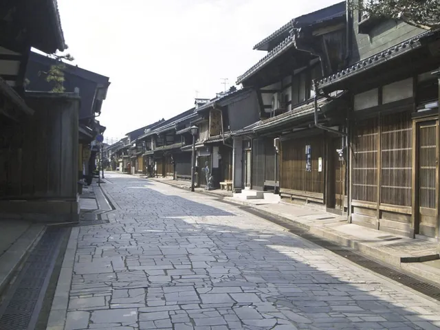 武汉房屋抗风安全评估与结构加固技术