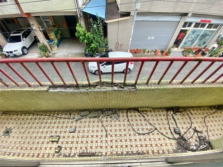 武汉楼板开裂与挠度过大的检测与加固